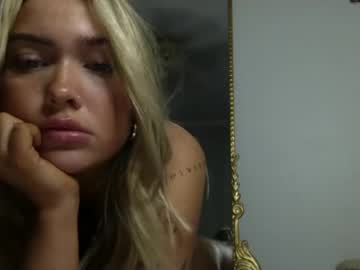 girl Free Sex Cam Chat with tattedblondiezoe