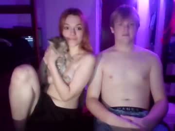 couple Free Sex Cam Chat with lilred_69