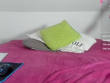 girl
        laurasommer cam image #226106