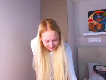 girl
        shyrubate cam image #182276