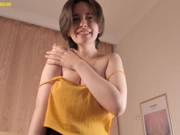 girl
        monicalaura cam image #98400