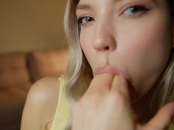 girl
        darlineash cam image #230066