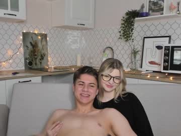 couple
        lance_bell cam image #42784