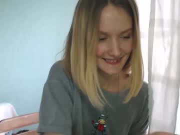 girl
        oh_lily cam image #147668