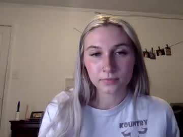 girl
        petiteblondie13 cam image #168140