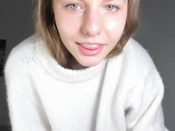 girl
        evalalala cam image #52090