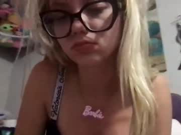 girl
        margoheaven cam image #135863