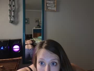 girl
        reach4thepeach cam image #146354