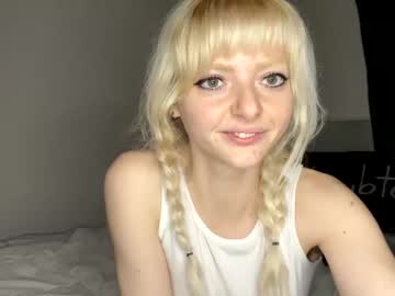 girl
        chrrybte cam image #71657