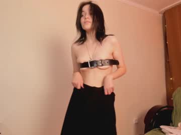 girl
        carolmoores cam image #30292
