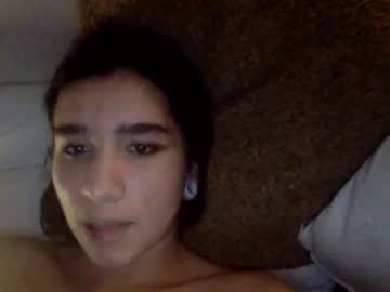 couple
        savageolives cam image #46611