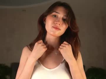 girl
        noreenaliff cam image #258194