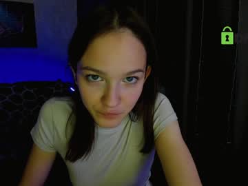 girl
        time_eva cam image #7220