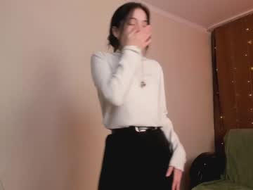 girl
        carolmoores cam image #30164