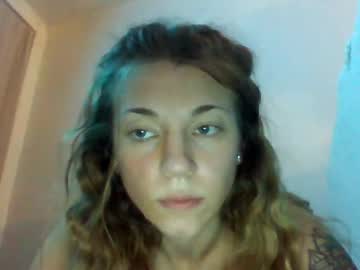 girl
        your_fav1 cam image #260345