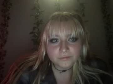 girl
        wallabyxxx cam image #33874