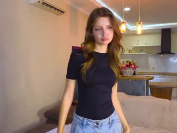 girl
        annisdwight cam image #208646