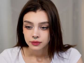 girl
        karina_amiri cam image #187549