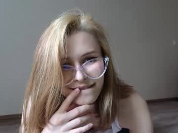 girl
        elsa_limerence cam image #192277