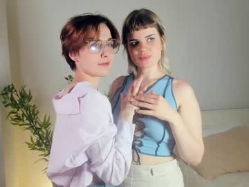 couple
        hoiiy_cute cam image #107259