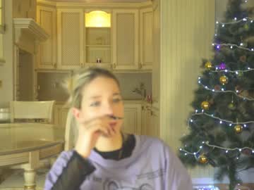 girl
        juliarios cam image #135042