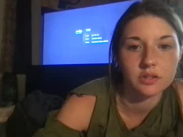 couple
        stonedaliens cam image #190728