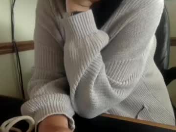 girl
        cleverlittleminx cam image #198352