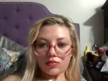 girl
        margoheaven cam image #135562