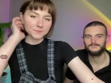 couple
        m4rk_and_cl4udi4 cam image #80085