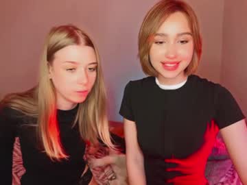 couple Free Sex Cam Chat with cherrycherryladies