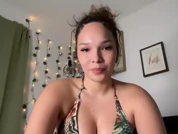 girl
        tamiracliff cam image #208386