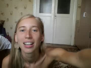 girl
        northfey cam image #109521