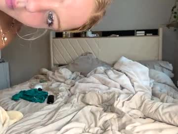 girl
        sweetbrittaniexox cam image #251574