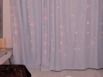 girl
        loragillim cam image #177187