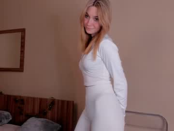 girl
        new_aliceworld cam image #144796