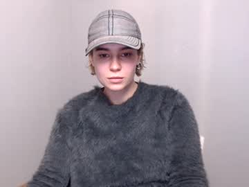 girl
        roselin_a cam image #47630