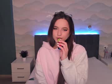 girl
        yes_ready cam image #47154