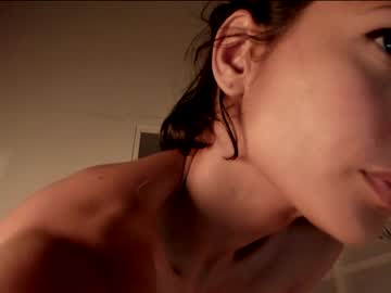 girl
        evatango cam image #15512