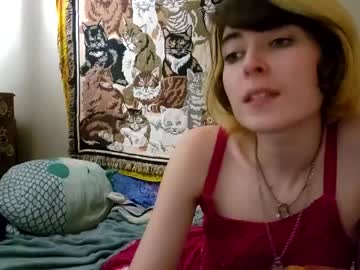 girl
        dumbemoloo cam image #115755