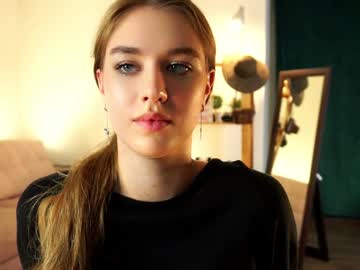 girl
        adorableash cam image #209538