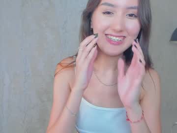girl
        wixy_wixy cam image #196602