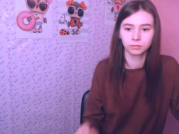 girl
        emilydass_ cam image #149769