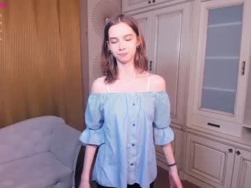girl
        happiness_call cam image #70985
