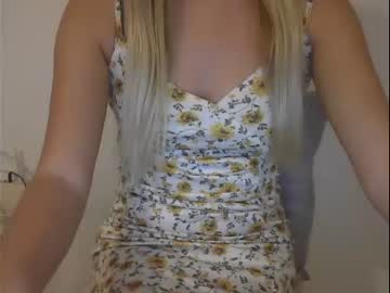 girl
        crempieblondie18x cam image #148282
