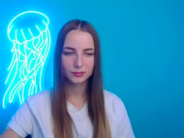 girl
        milly_liss cam image #203439