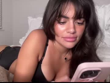 girl
        pouty_selena cam image #198175