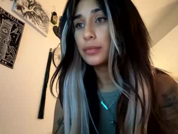 girl
        skyyefox cam image #103032