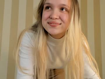 girl
        julydean cam image #83669