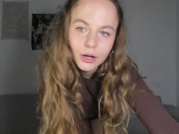 girl
        evalalala cam image #52016