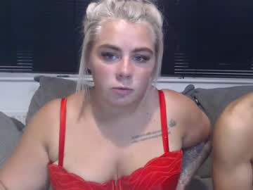 couple
        luckylucy97 cam image #100540